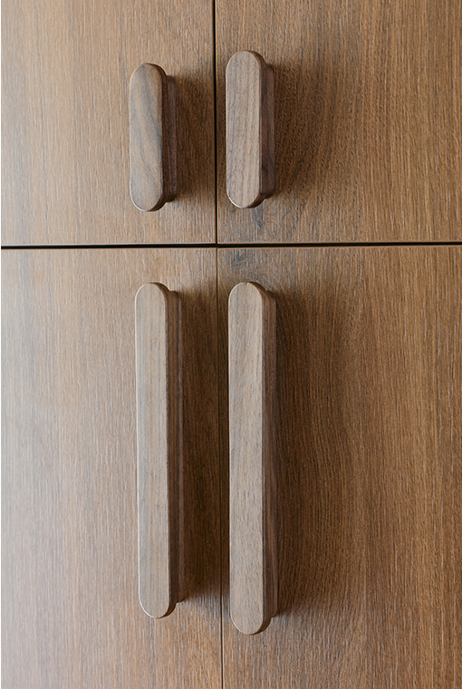 Détail du garde corps de l'escalier, en cordage croisé