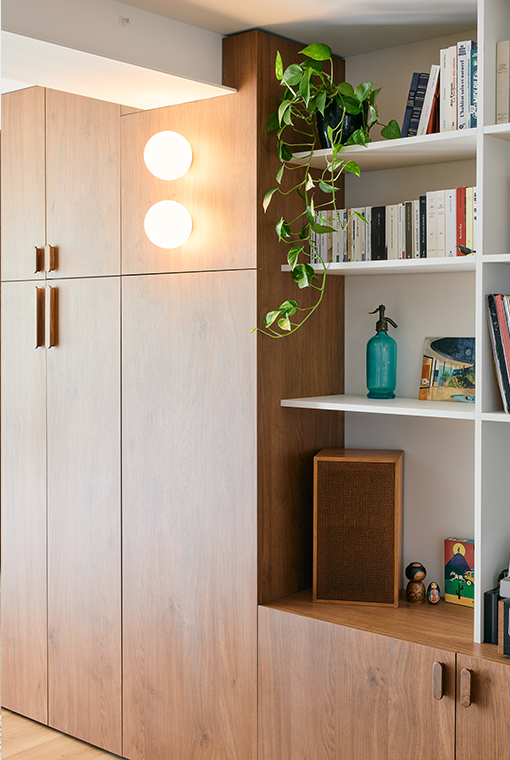 Détail du garde corps de l'escalier, en cordage croisé