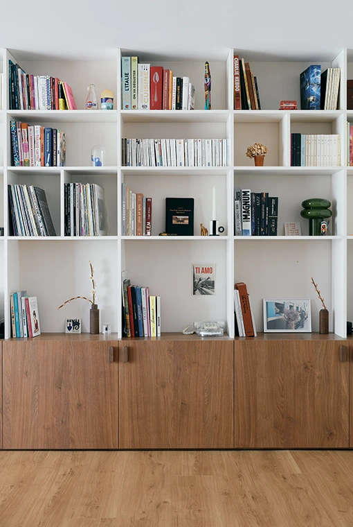 Détail du garde corps de l'escalier, en cordage croisé